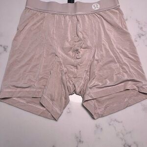 Lululemon men’s tan always in motion 5” boxer